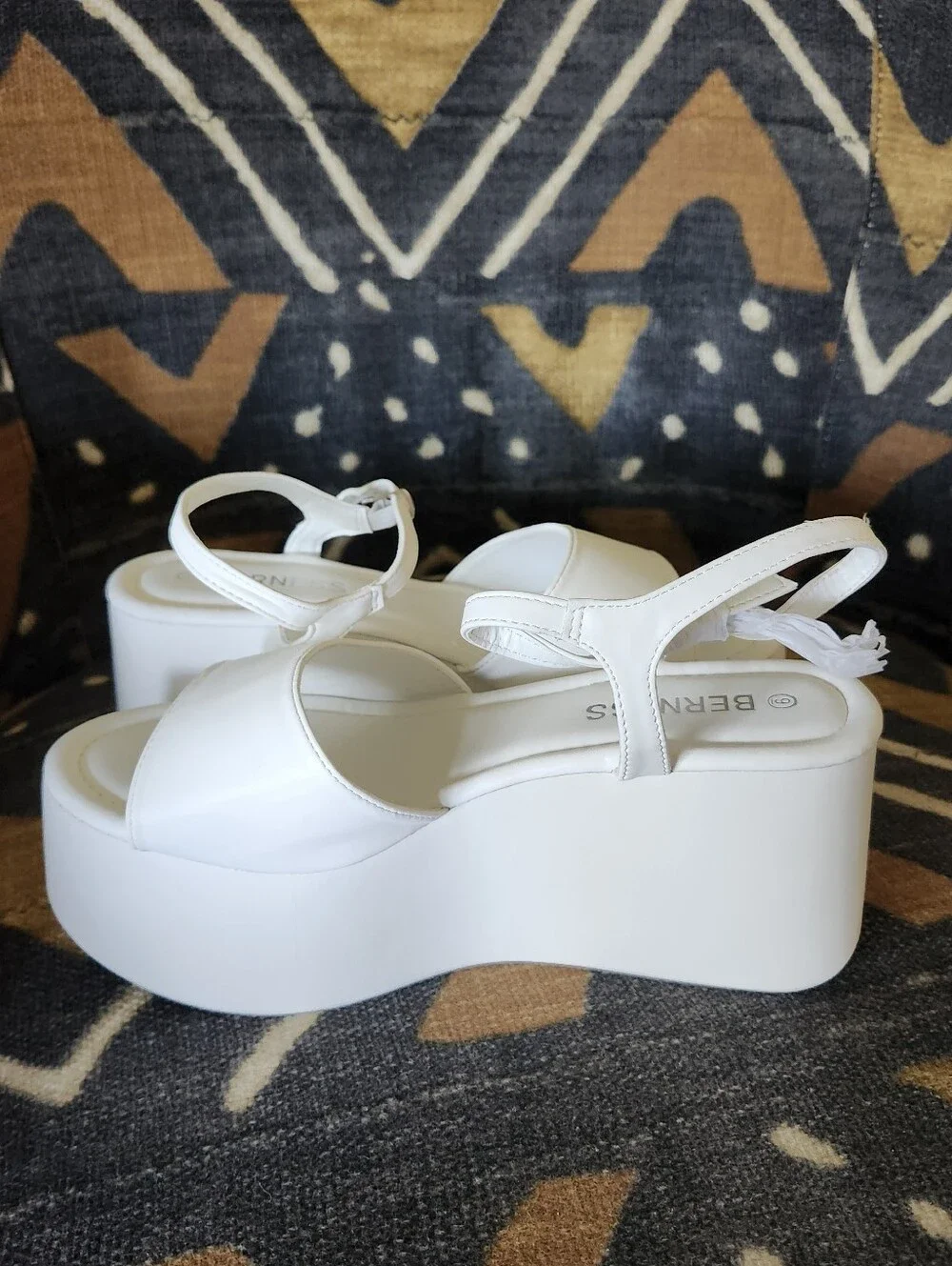 Sale🗯Berness Georgina White Platform Sandals
